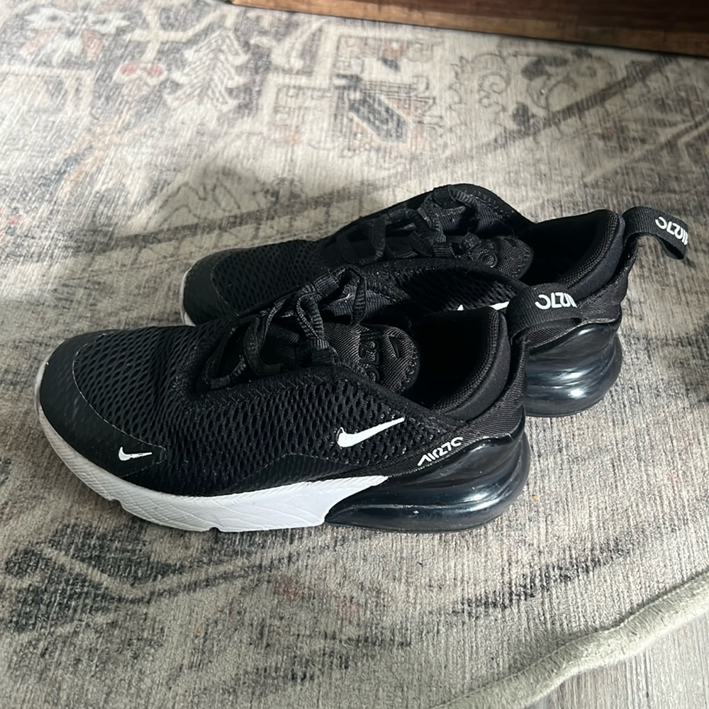 NIKE Air 270 Sneakers / Shoes